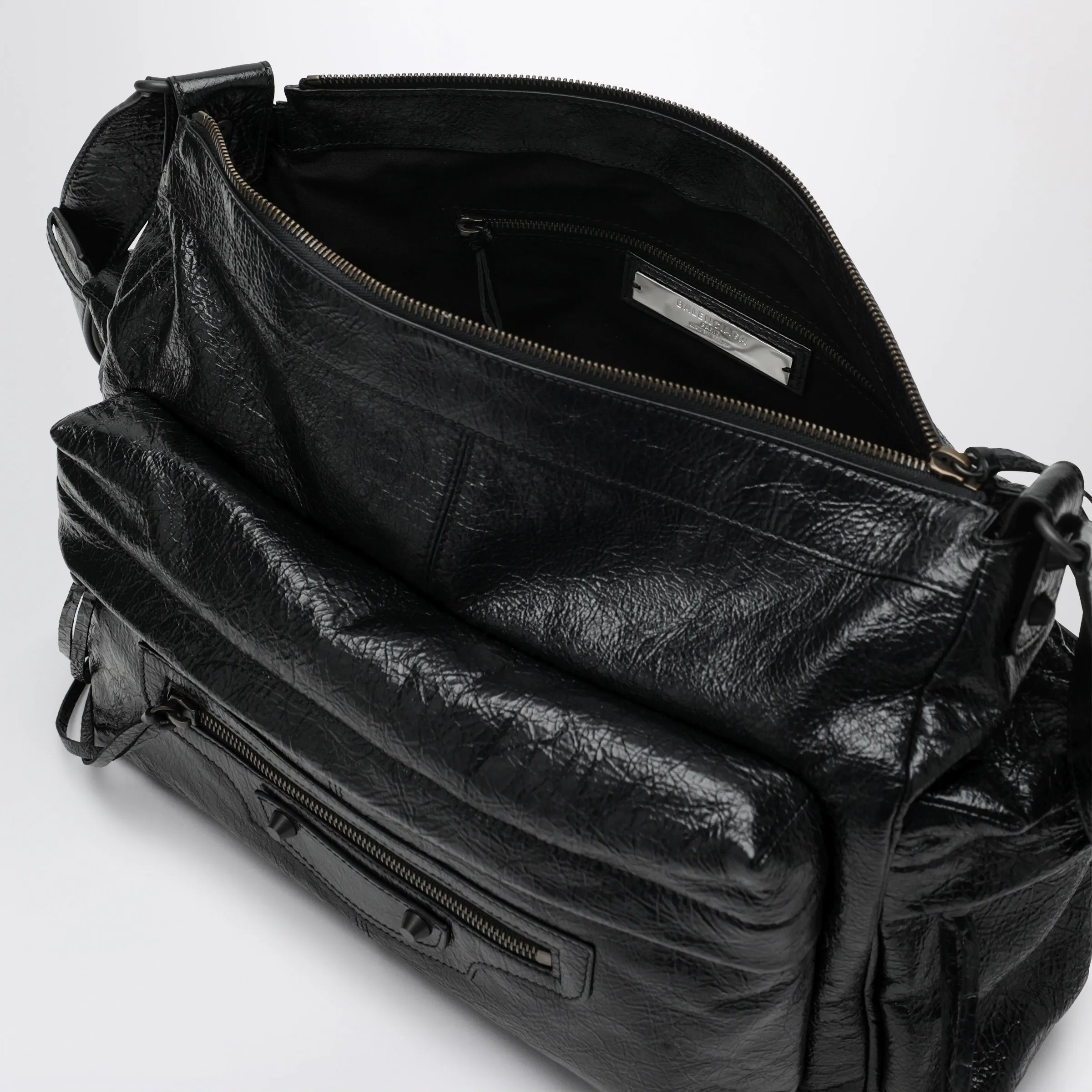 Le City Medium Multi-Pocket Lambskin Crossbody Bag Black sold by Wanan Luxury product image thumbnail 3