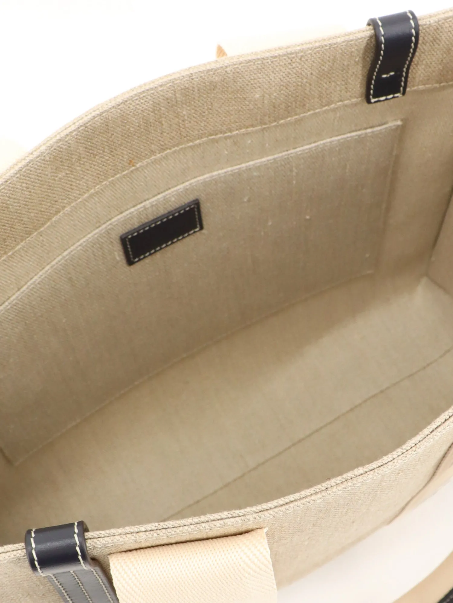 Woody Linen Shoulder Bag With Front Lettering Logo sold by Wanan Luxury product image thumbnail 4