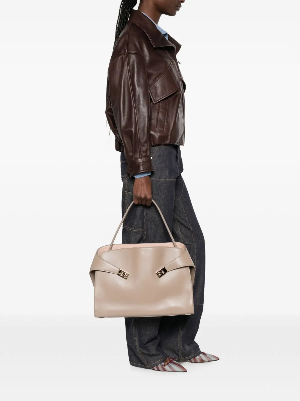 Hug Medium Leather Shoulder Bag sold by Wanan Luxury product image thumbnail 4