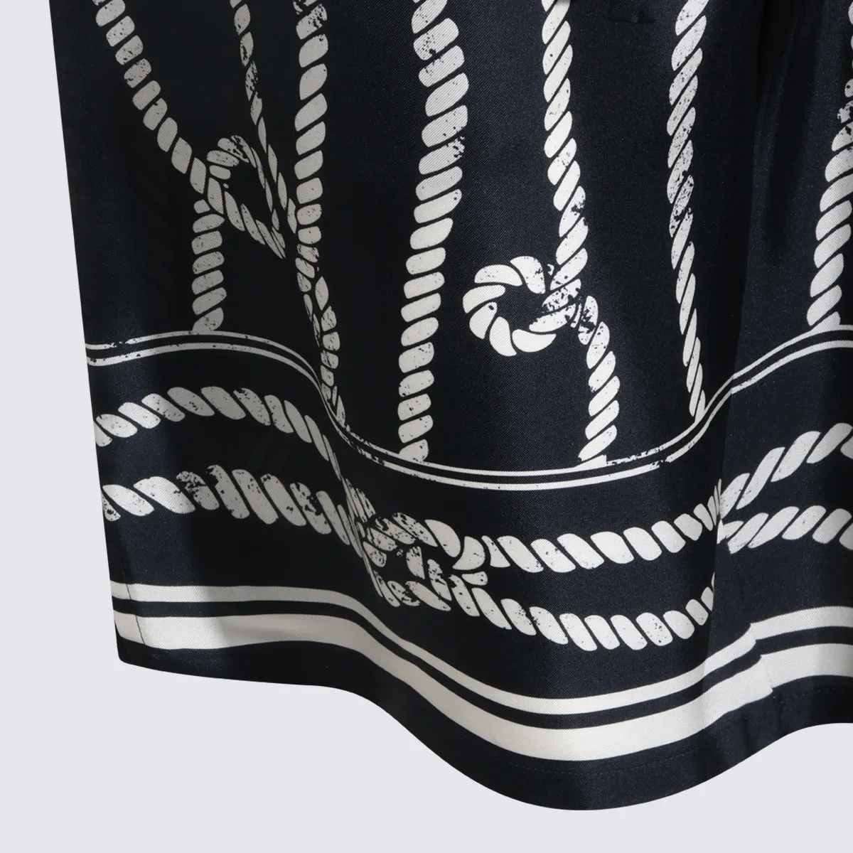 Shorts Navy sold by Wanan Luxury product image thumbnail 4