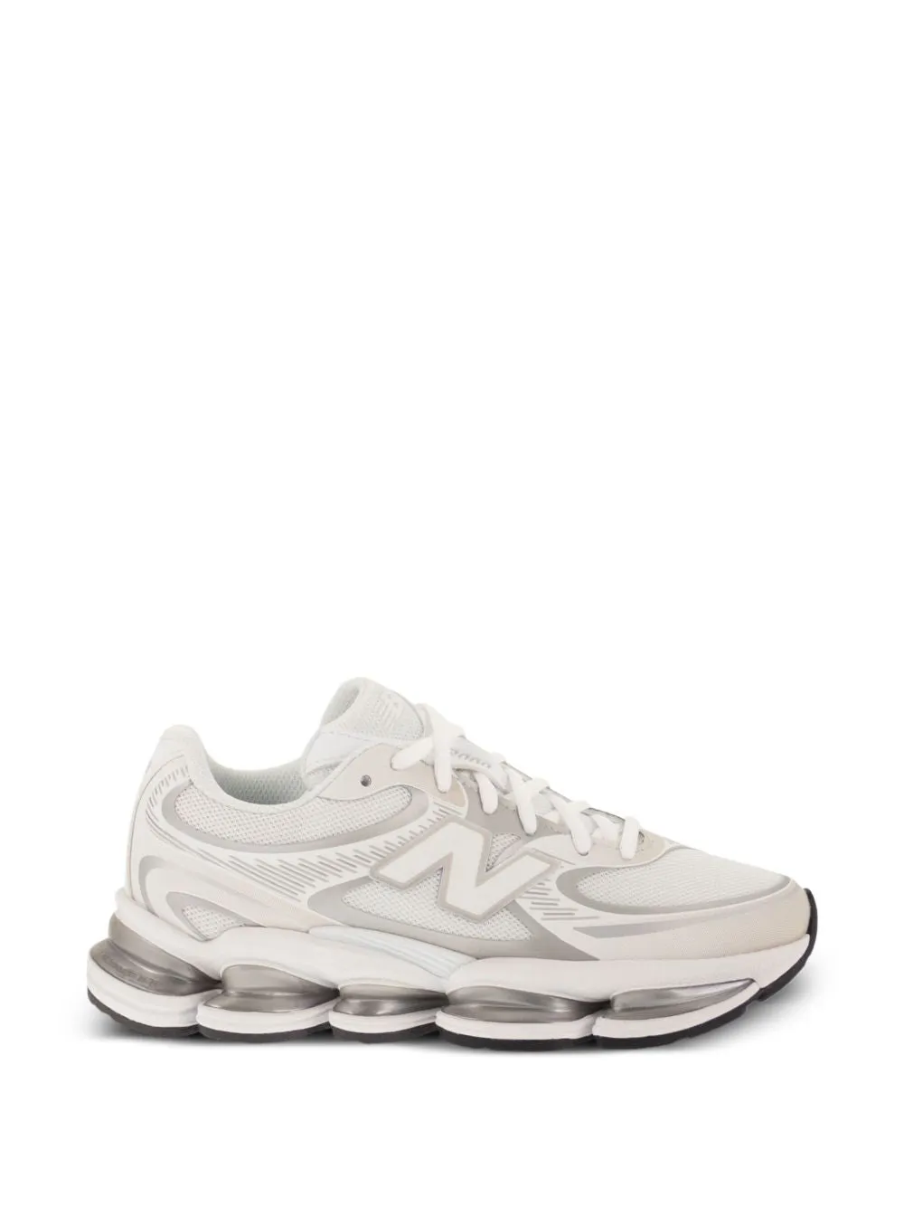 2000 Sneakers sold by Wanan Luxury