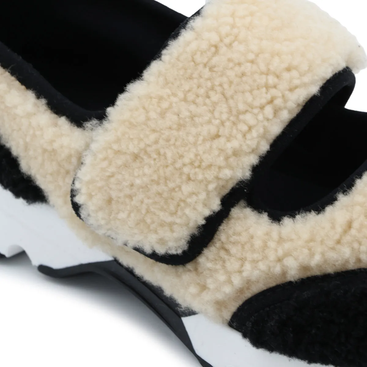 Sneakers Beige/Black sold by Wanan Luxury product image thumbnail 3