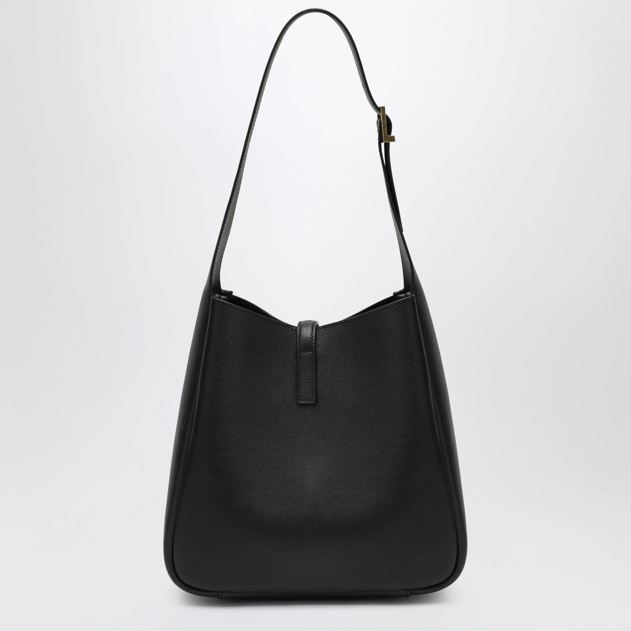 Small Black Le 5 À 7 Bag In Textured Leather sold by Wanan Luxury product image thumbnail 2