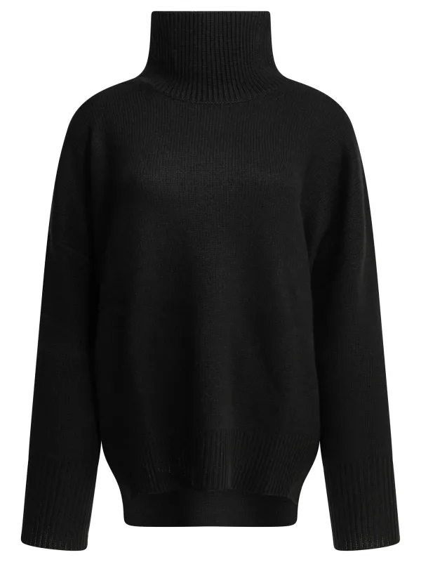 Knitwear Black made by Lisa Yang