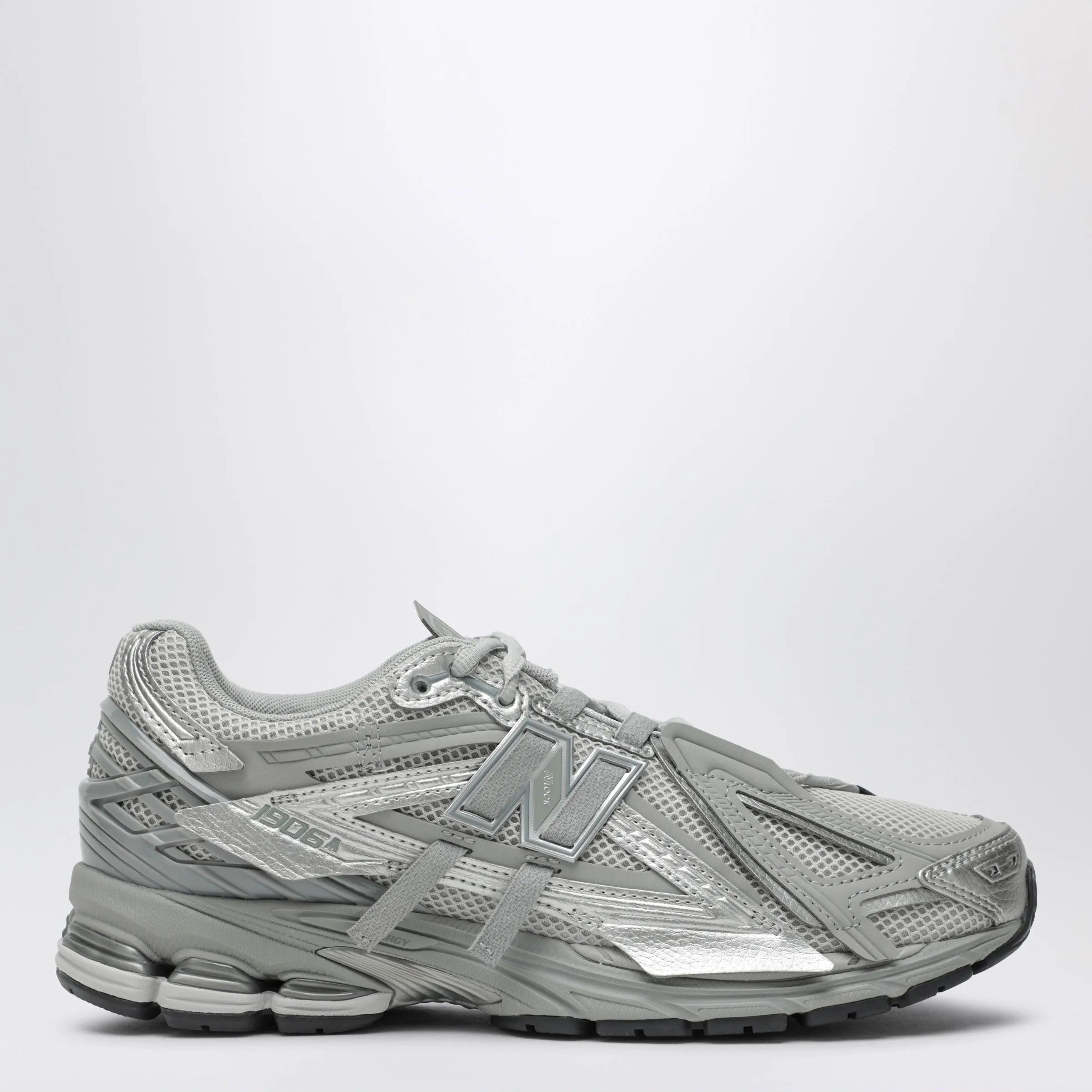 Sneakers 1906 A Concrete/ Silver Metallic/ Brighton Grey sold by Wanan Luxury