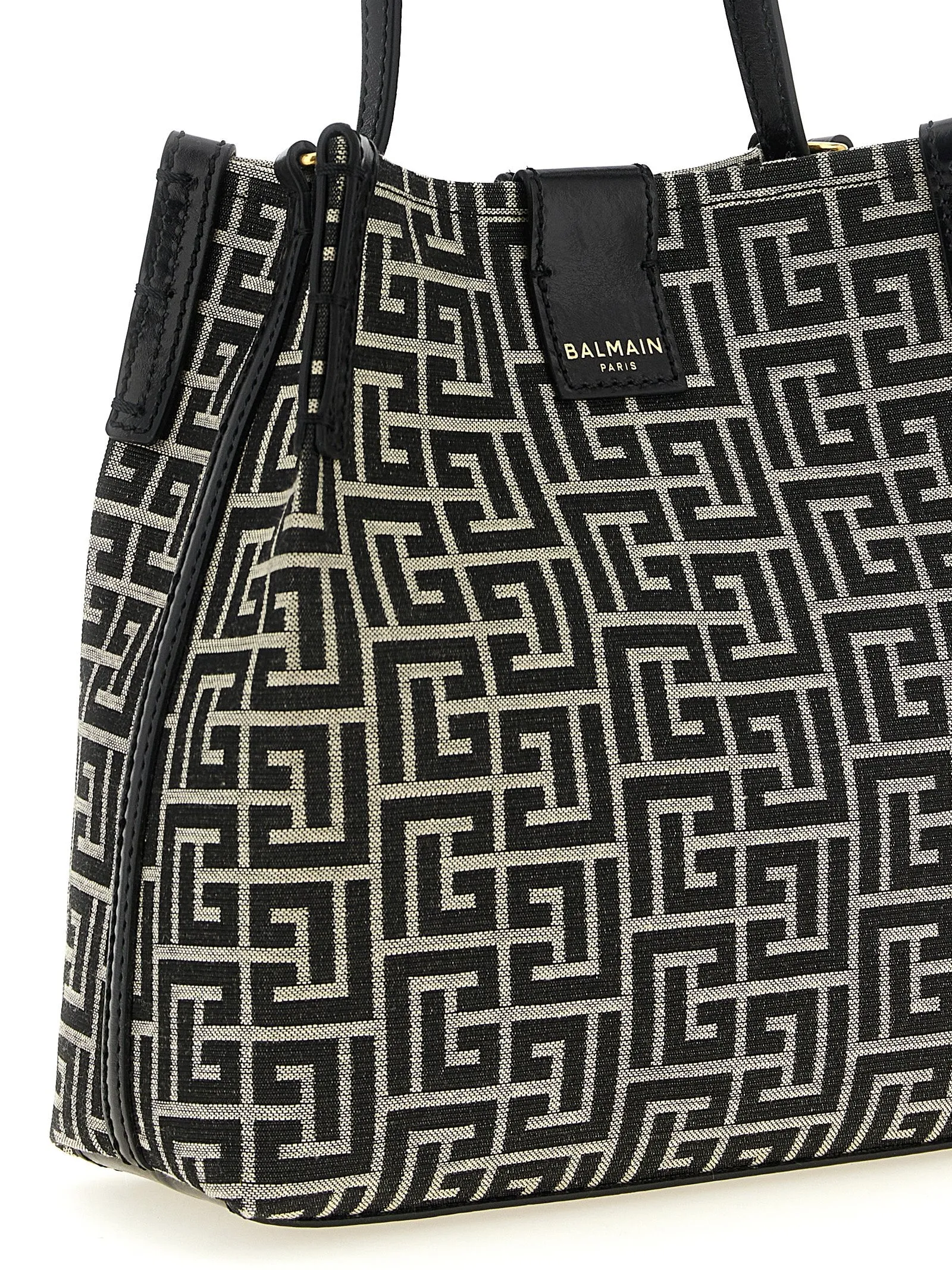 Release Shoulder Bags White/Black sold by Wanan Luxury product image thumbnail 3