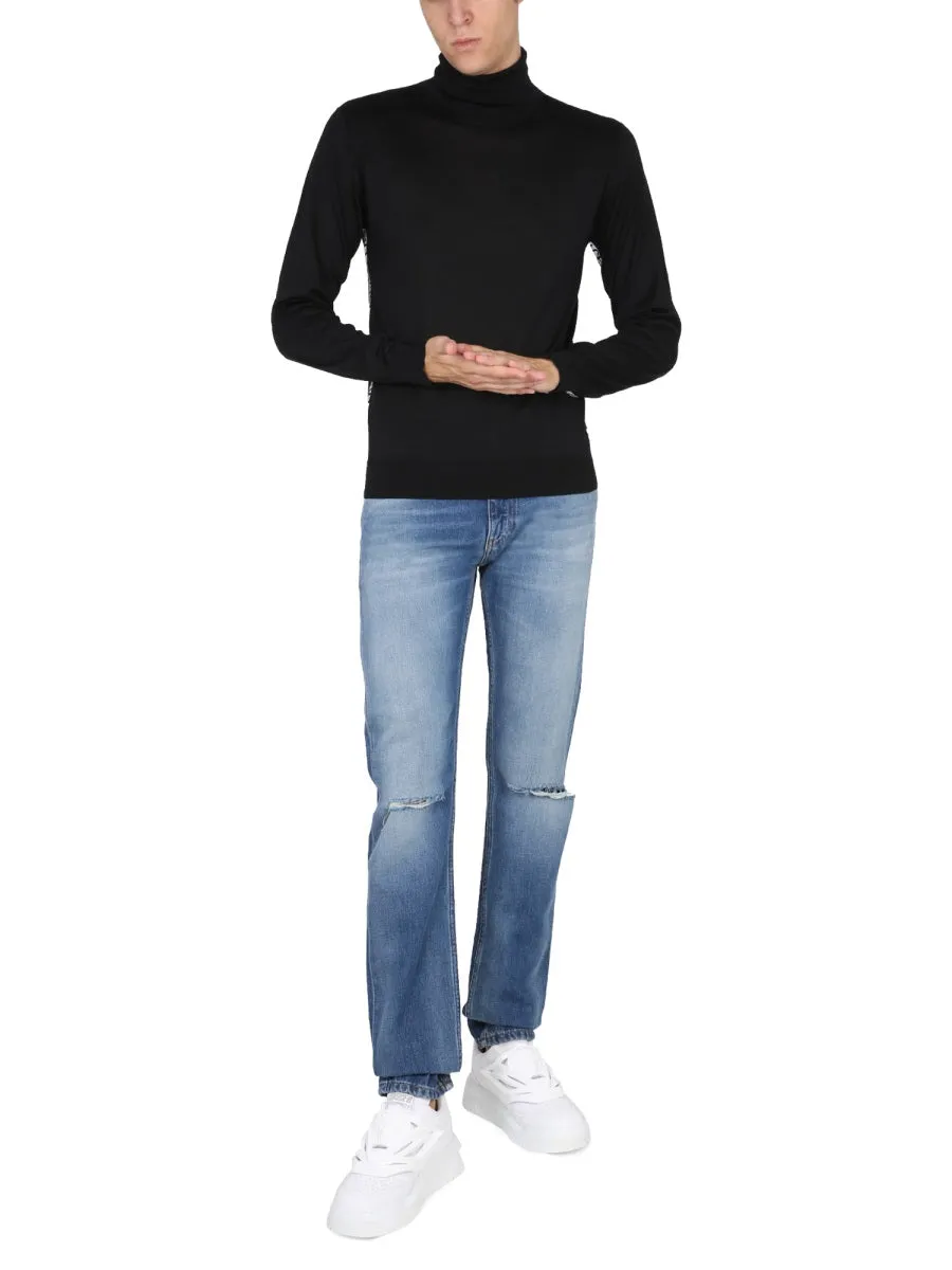 Jeans Con Patch Logo sold by Wanan Luxury product image thumbnail 2
