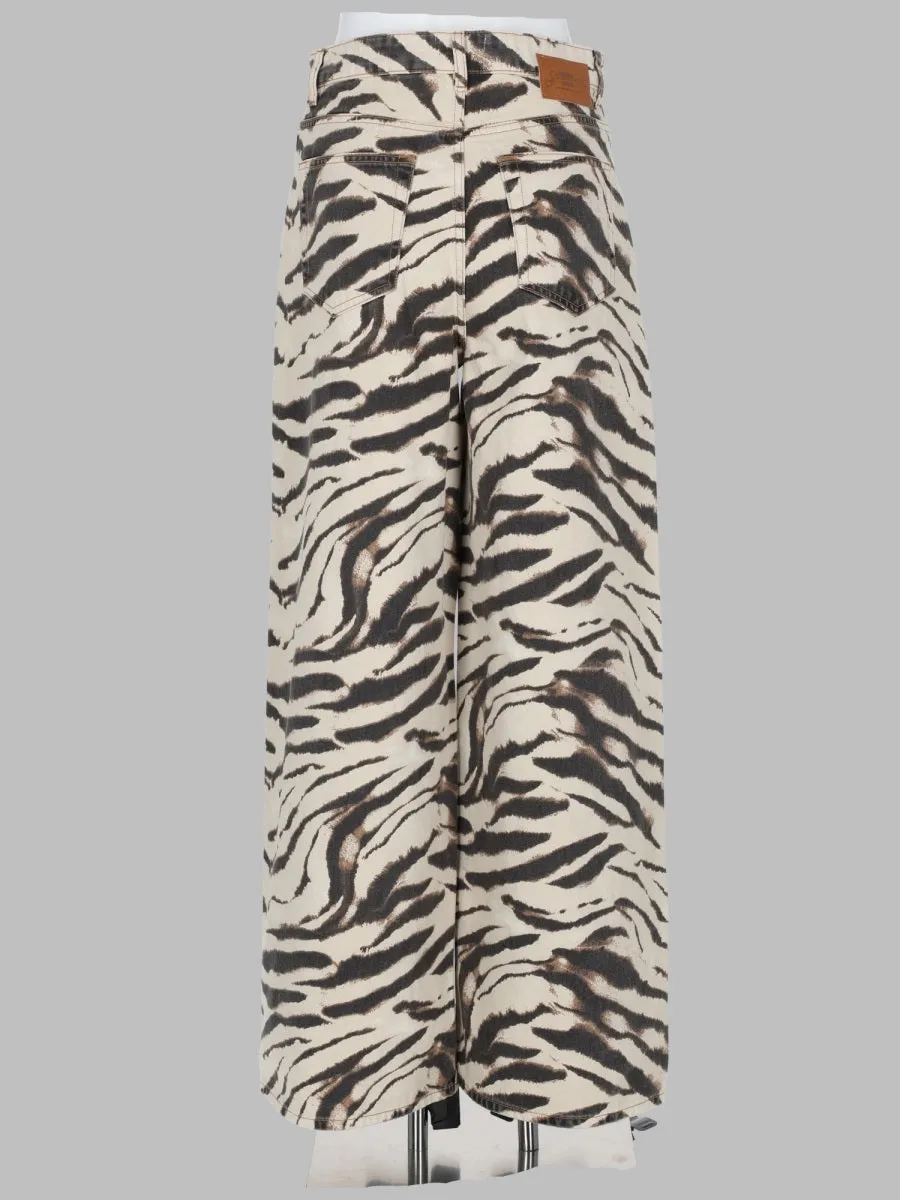 Jeans Con Stampa Animalier sold by Wanan Luxury product image thumbnail 2