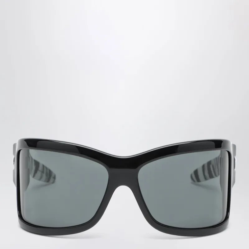 Black Sunglasses With Zebra-Patterned Temples made by Bottega Veneta