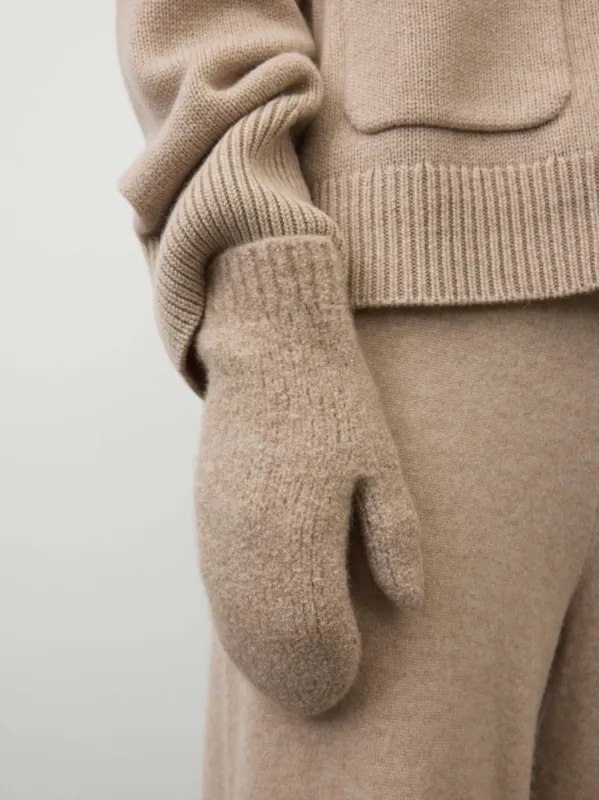 The Bouclé Mittens sold by Lisa Yang