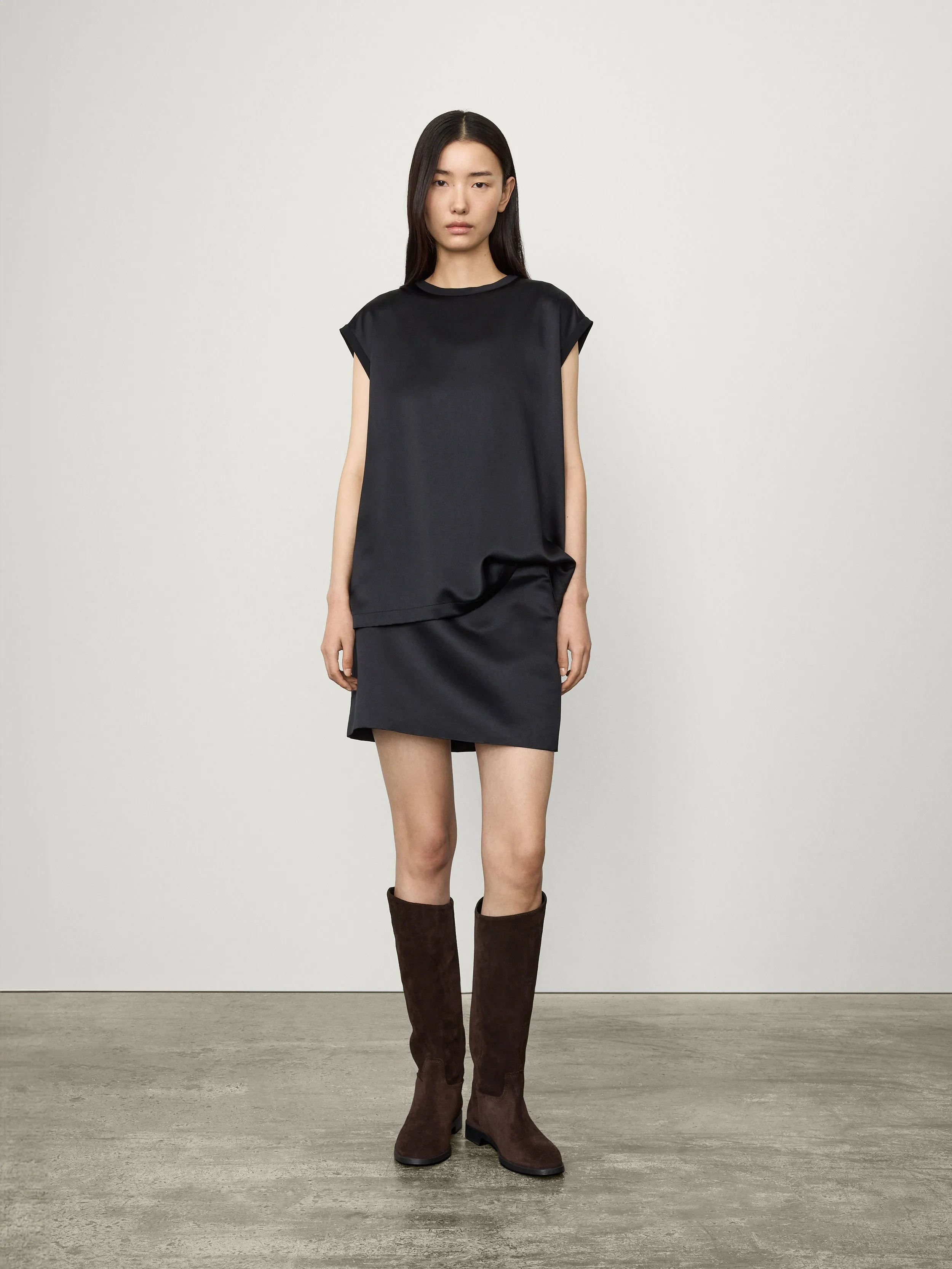 The Round Neck Sleeveless Top sold by Lisa Yang product image thumbnail 2