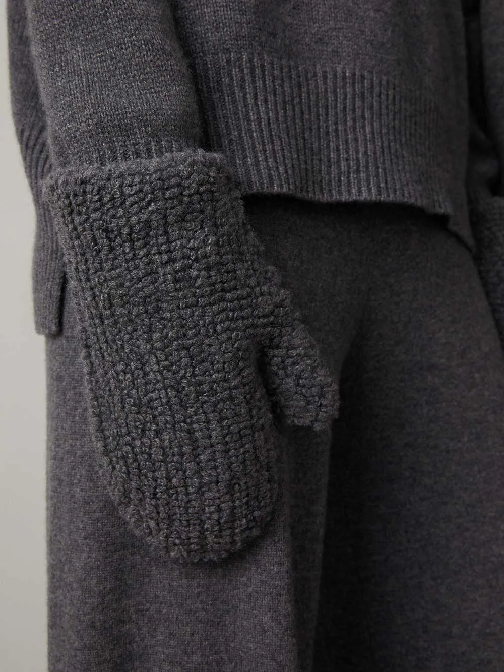 The Montana Mittens sold by Lisa Yang product image thumbnail 2