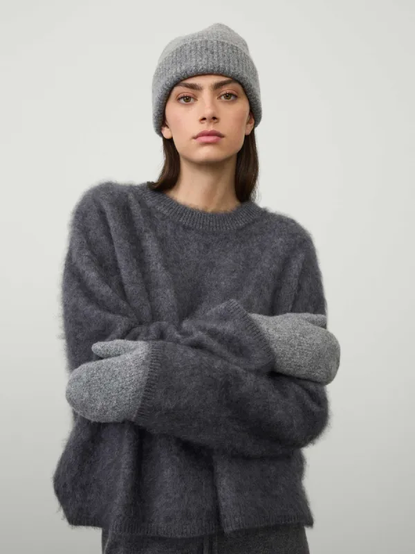 The Bouclé Mittens sold by Lisa Yang