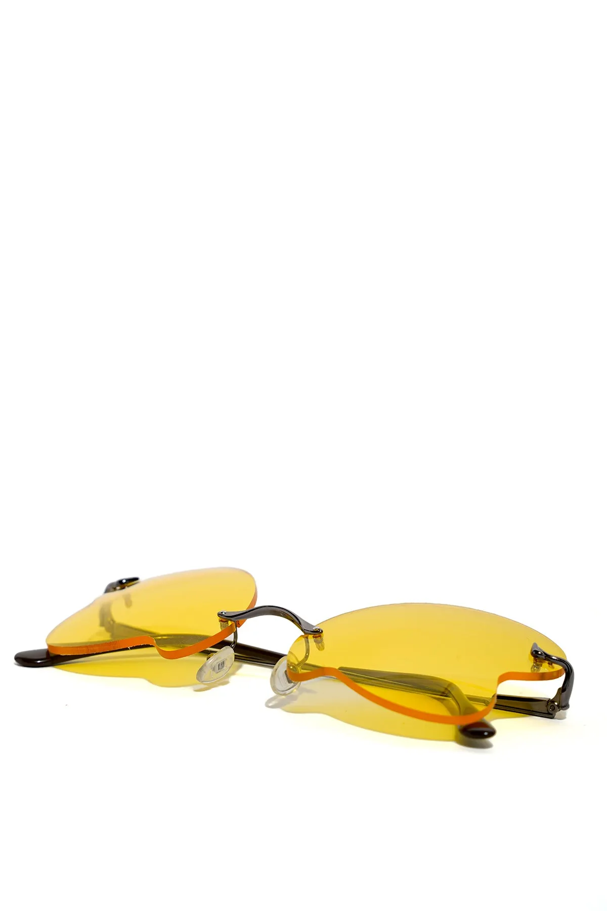 YELLOW BUTTERFLY SUNGLASSES sold by Marques ’ Almeida product image thumbnail 4