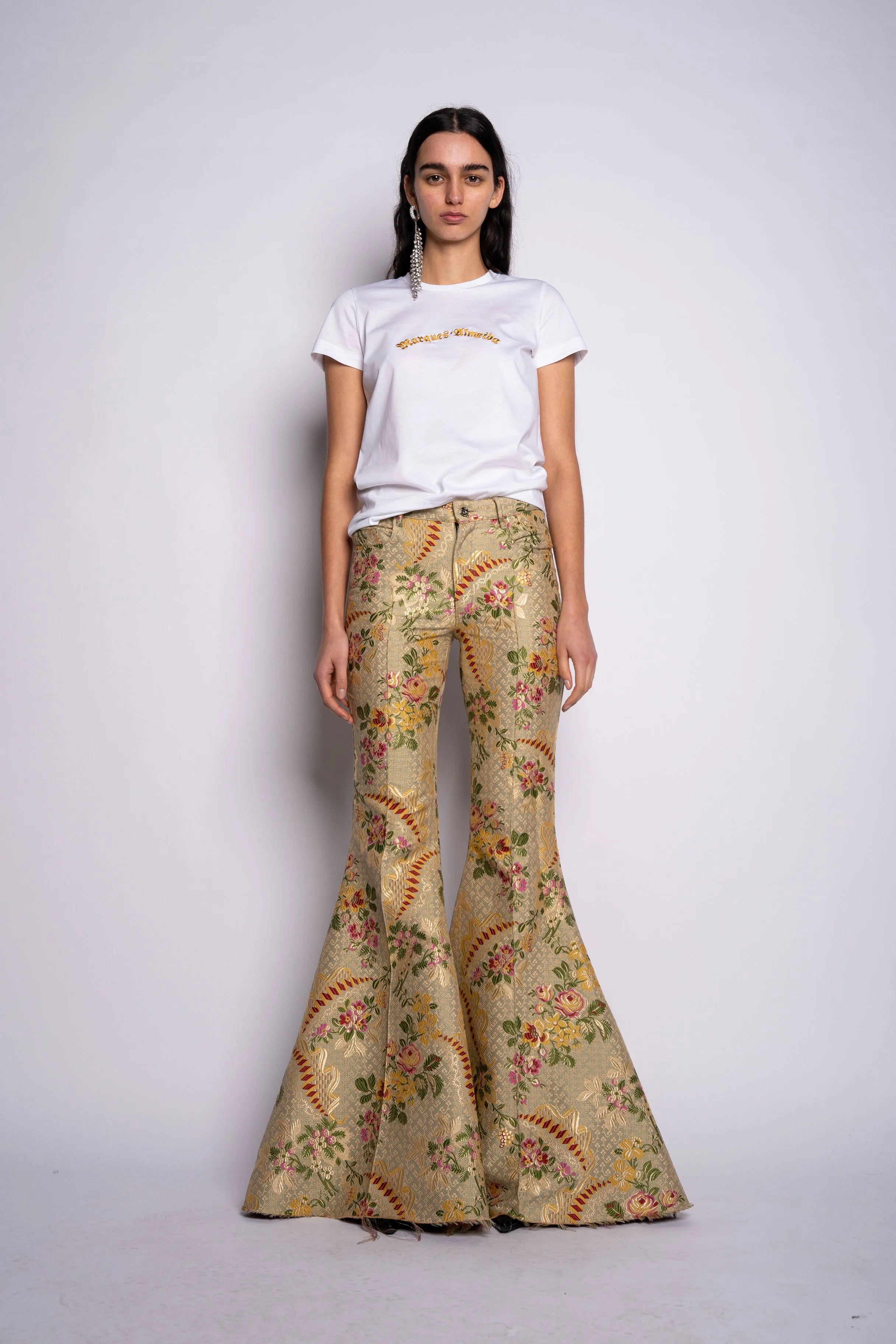 WHITE CAP SLEEVE T-SHIRT WITH GOLD LOGO sold by Marques ’ Almeida product image thumbnail 3