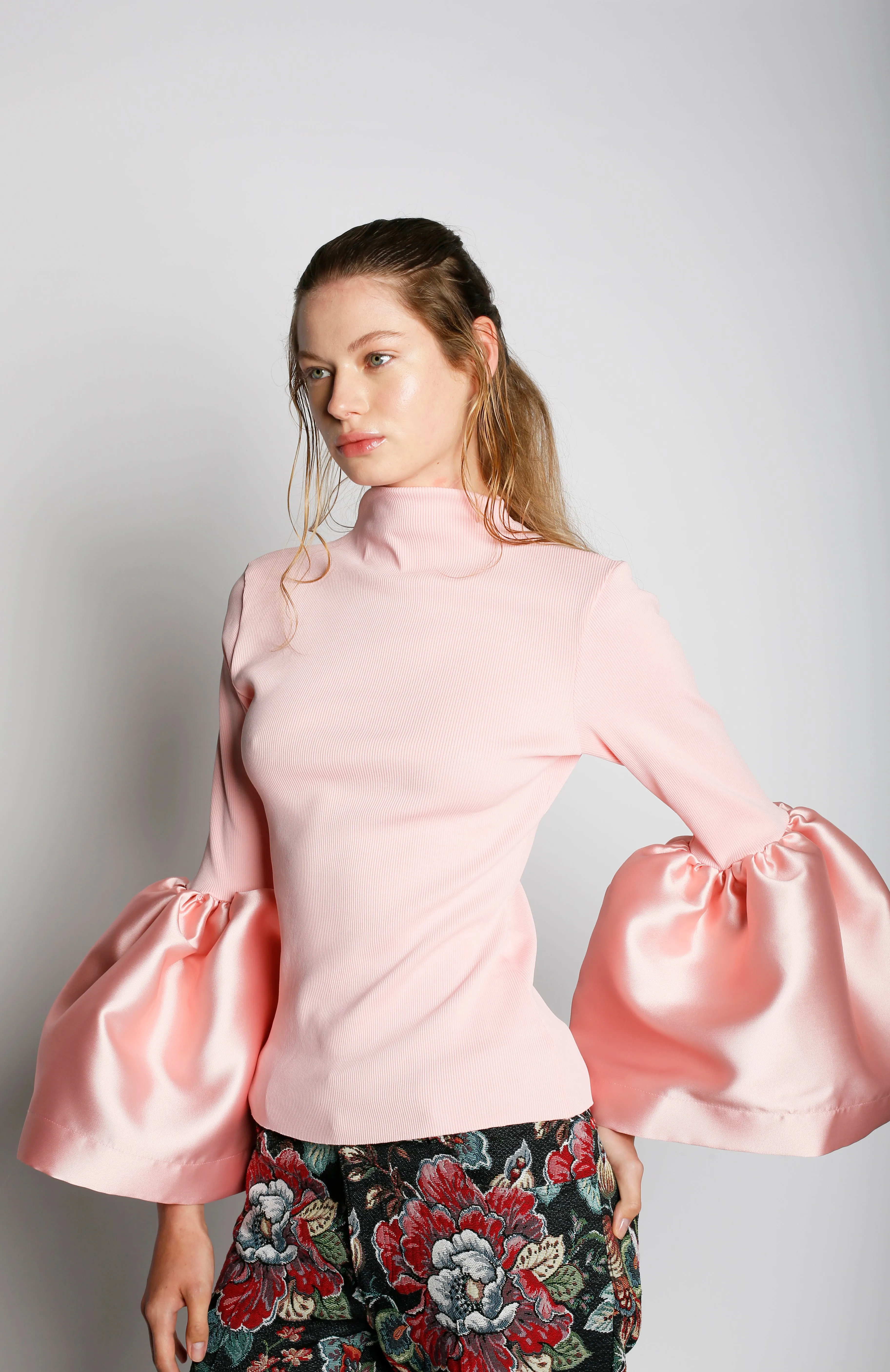 PINK RIB JERSEY TURTLENECK PUFF SLEEVE TOP sold by Marques ’ Almeida product image thumbnail 2