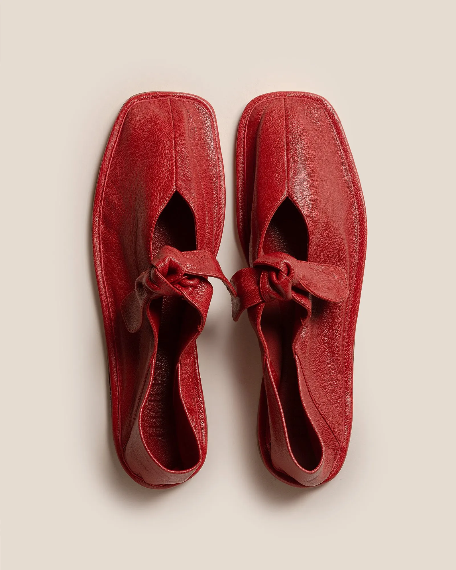 LLASADA SUPPLE SHINY - Front-Knot Pump sold by Hereu Studio product image thumbnail 2