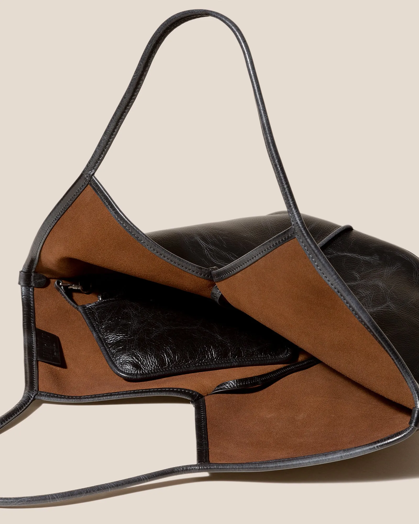 CALELLA DISTRESSED - Leather Tote Bag sold by Hereu Studio product image thumbnail 4