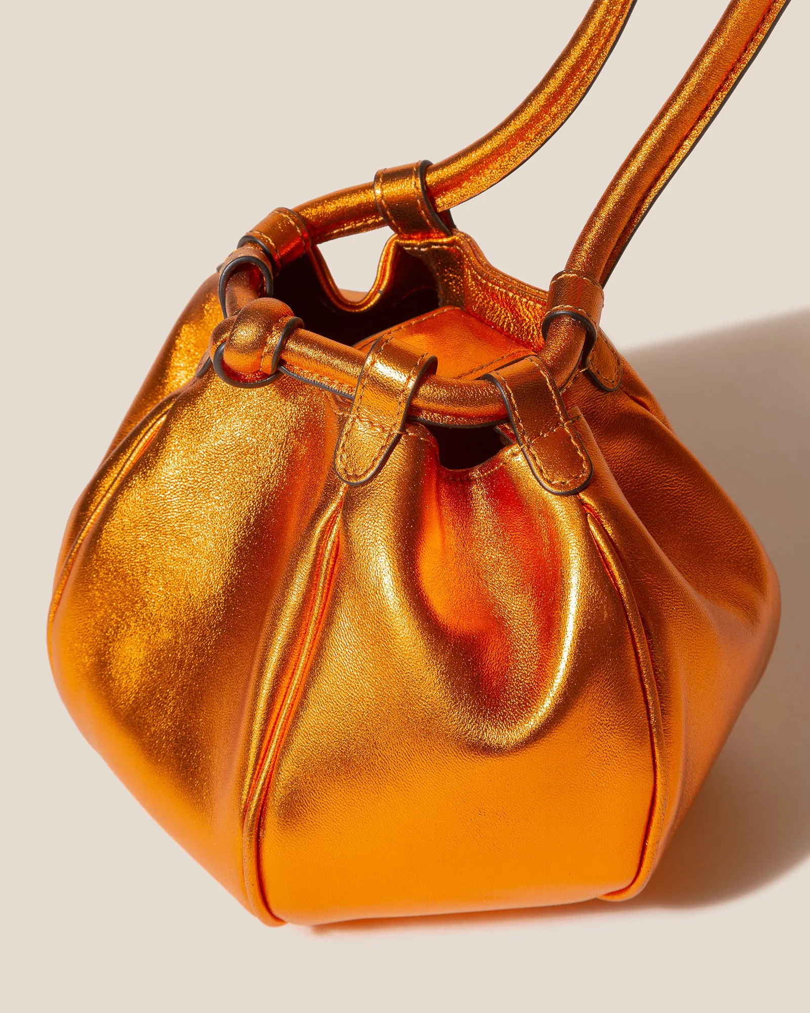 GLOBUL MINI METALLIC - Balloon-Shaped Crossbody Bag sold by Hereu Studio product image thumbnail 3