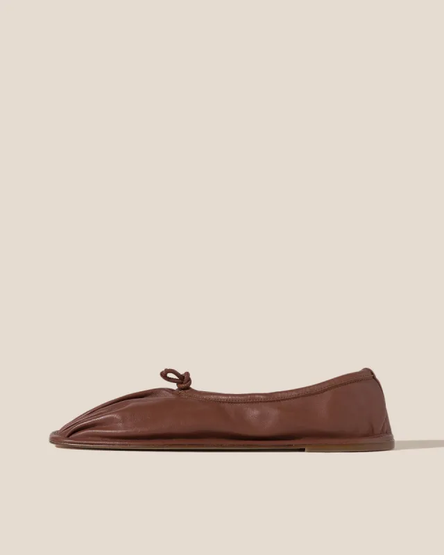 PUNTERA - Pleated-Toe Pump sold by Hereu Studio