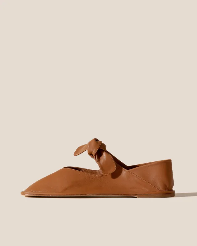 LLASADA - Front-Knot Pump sold by Hereu Studio