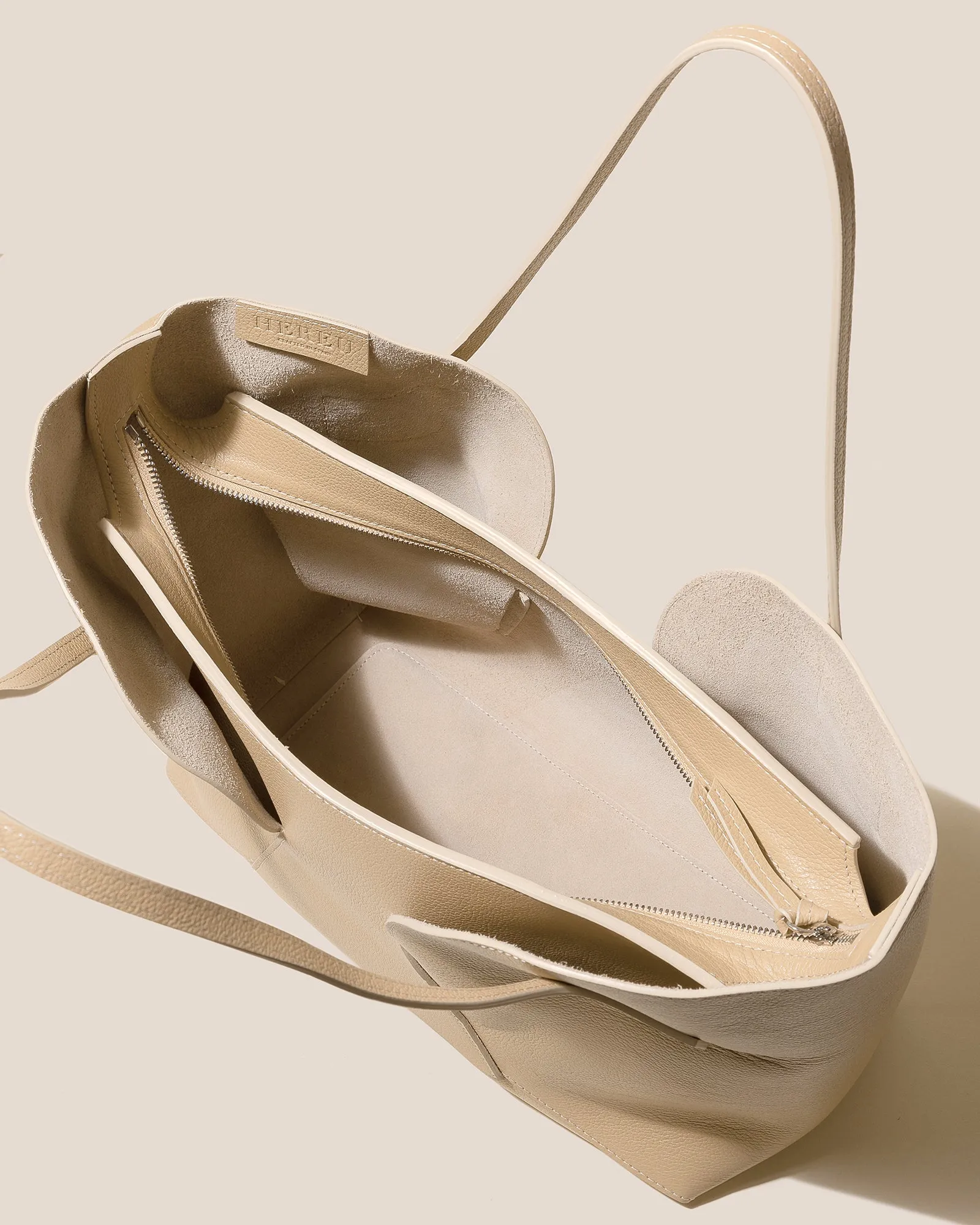 SEPAL L GRAINY - Large Tulip Shape Zipped Tote Bag sold by Hereu Studio product image thumbnail 3