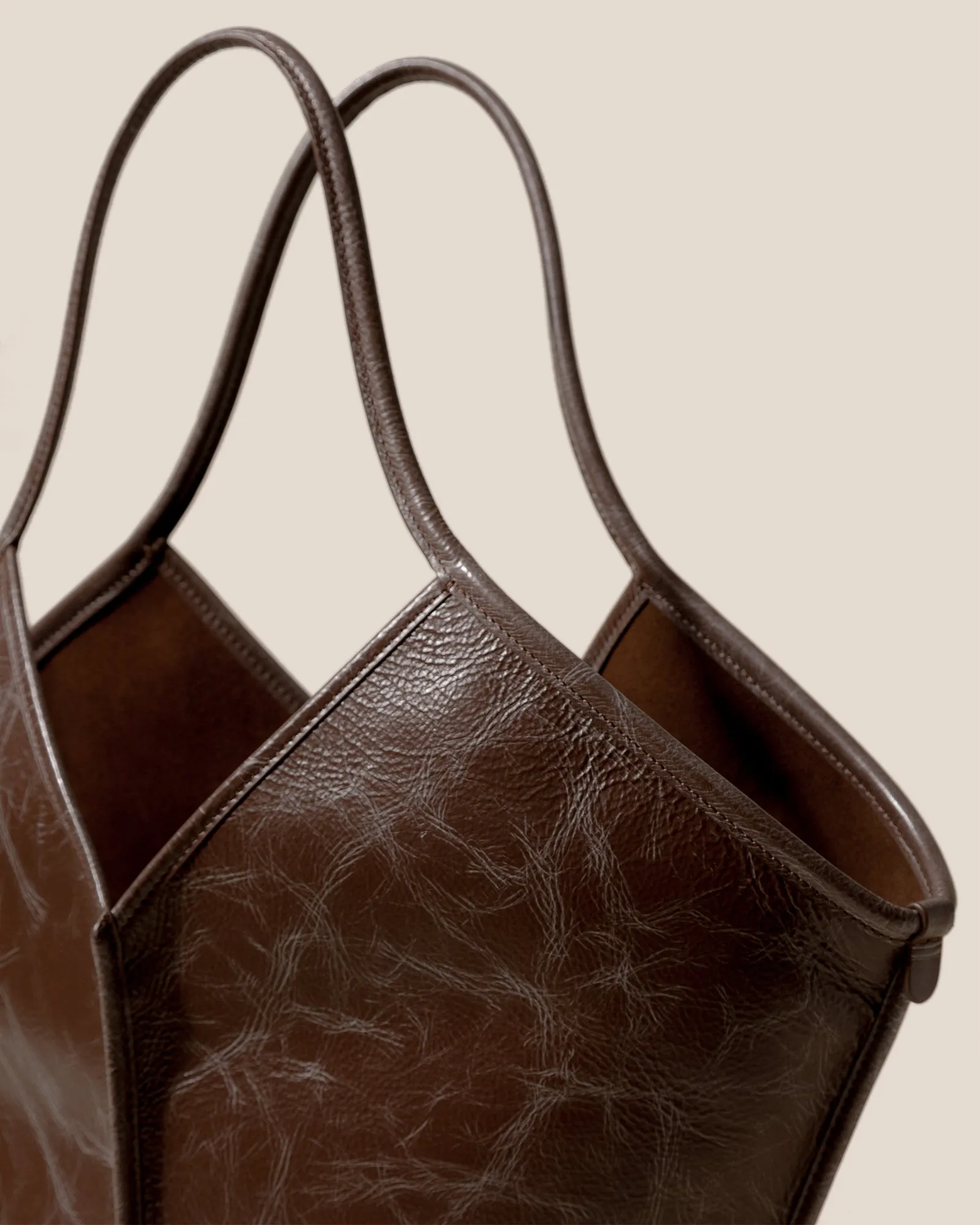 CALELLA DISTRESSED - Leather Tote Bag sold by Hereu Studio product image thumbnail 3