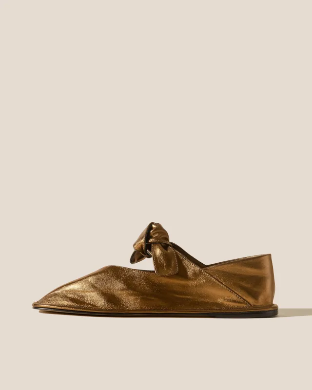LLASADA METALLIC - Front-Knot Pump sold by Hereu Studio