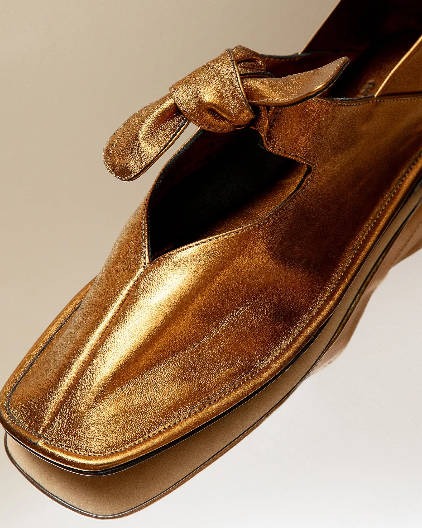 LLASADA METALLIC - Front-Knot Pump sold by Hereu Studio product image thumbnail 2