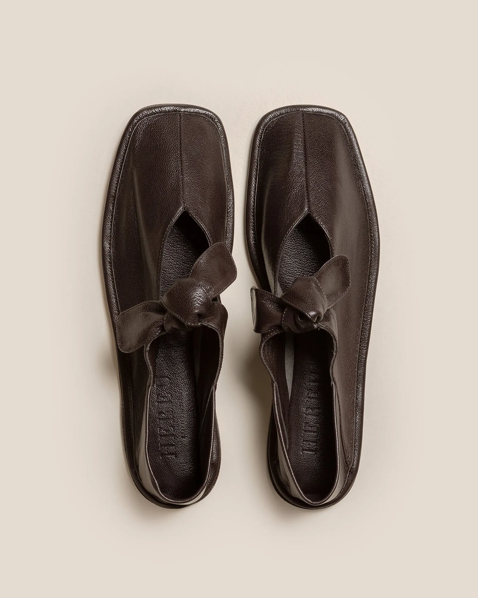 LLASADA SUPPLE SHINY - Front-Knot Pump sold by Hereu Studio product image thumbnail 2