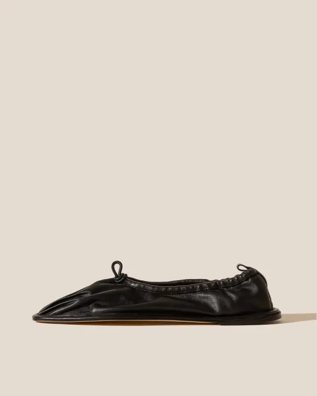 PUNTERA - Men's Pleated-Toe Pump made by Hereu Studio