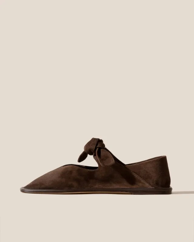 LLASADA SUEDE - Front-Knot Pump sold by Hereu Studio