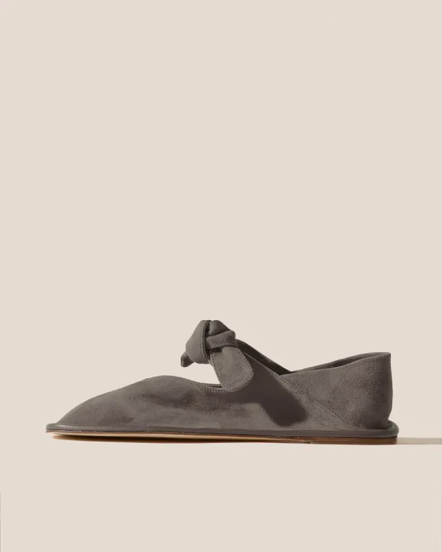 LLASADA SUEDE - Front-Knot Pump sold by Hereu Studio