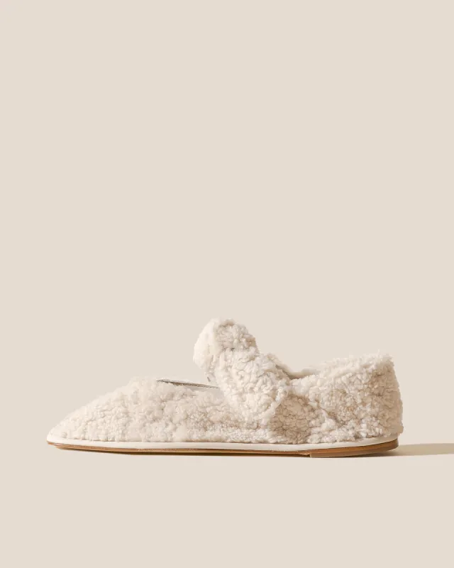 LLASADA CURLY SHEARLING - Front-Knot Pump sold by Hereu Studio