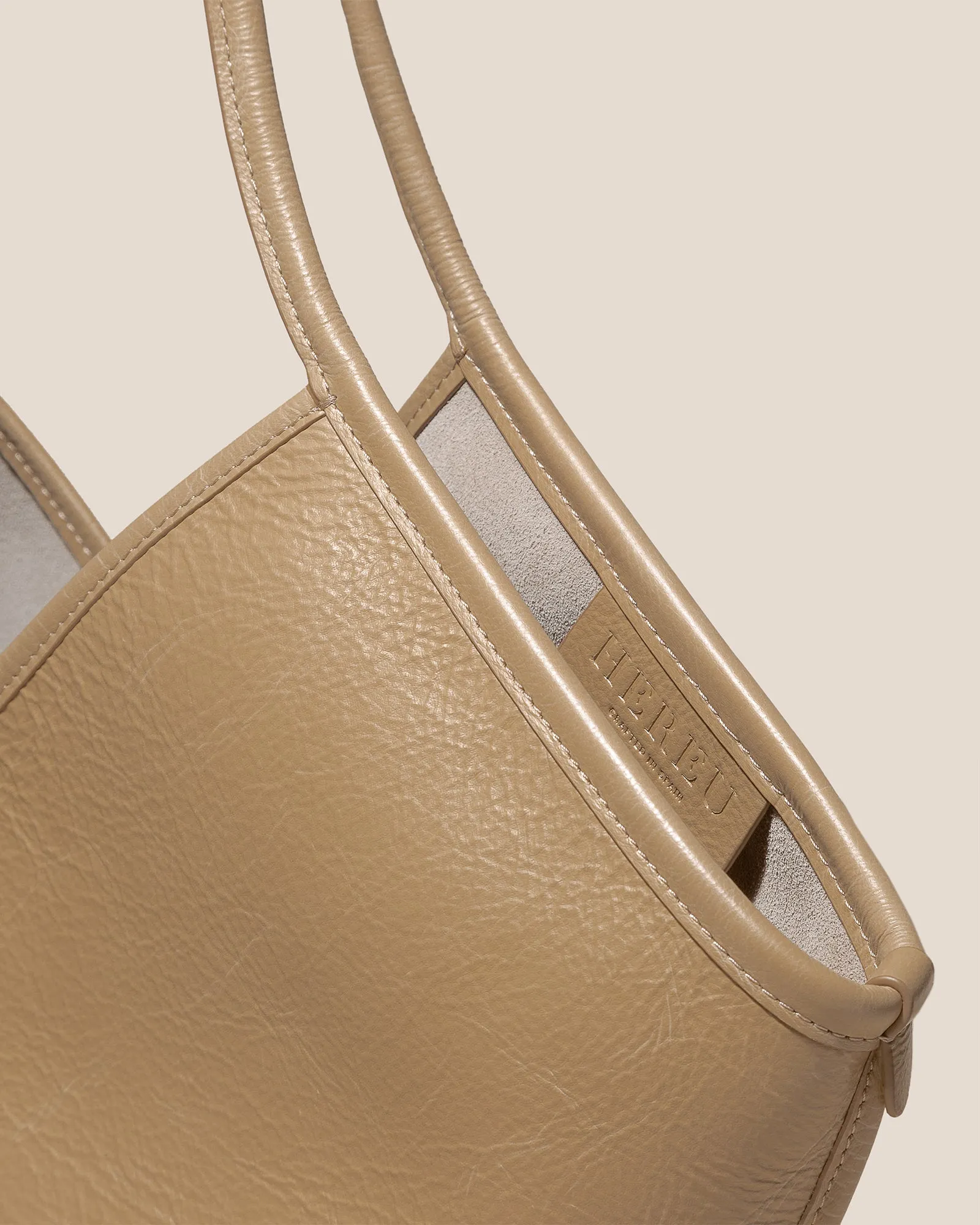 CALELLA DISTRESSED - Leather Tote Bag sold by Hereu Studio product image thumbnail 3