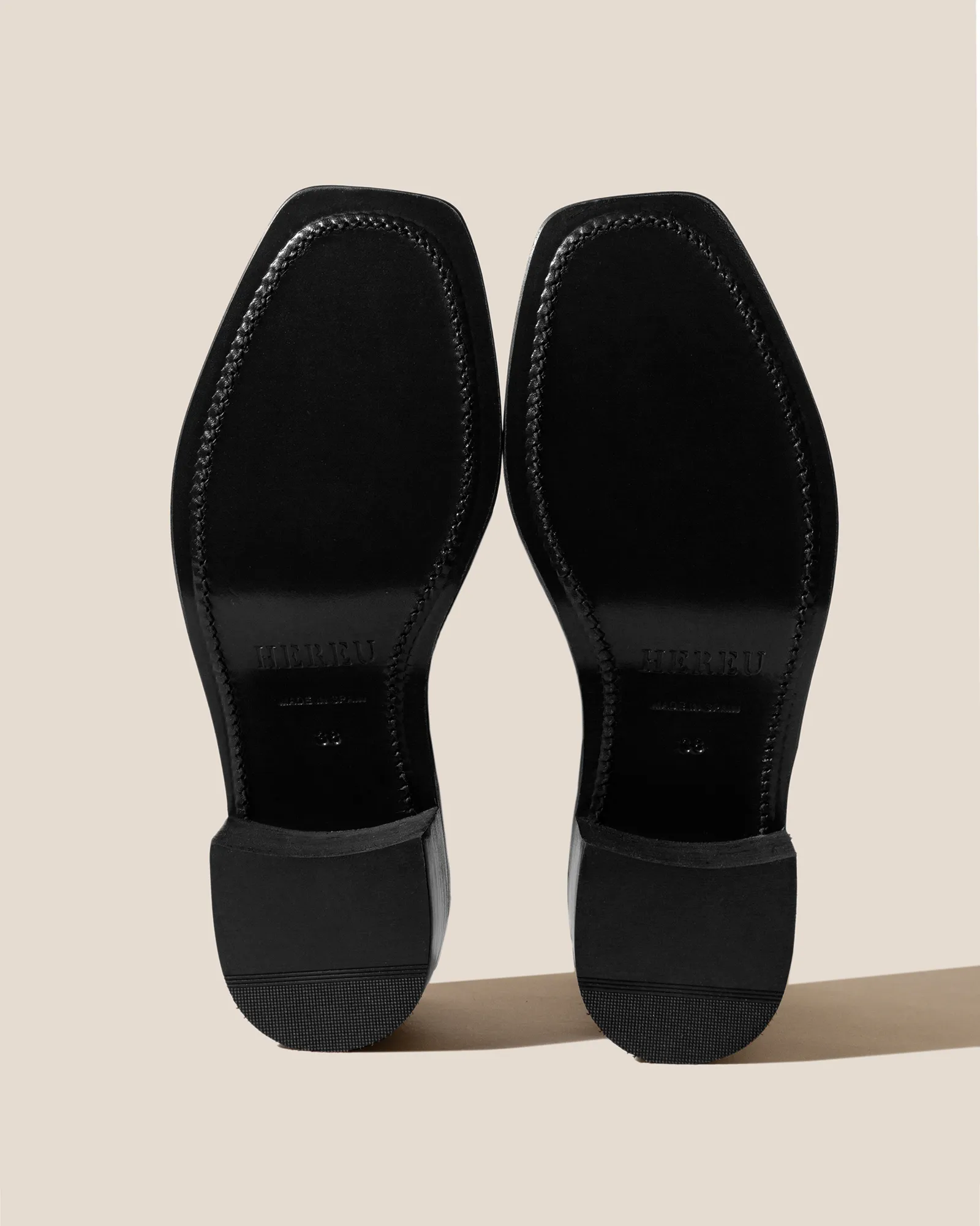 SINEU HEELED GRAINY - Interlaced Detail Slip-On Loafer sold by Hereu Studio product image thumbnail 4