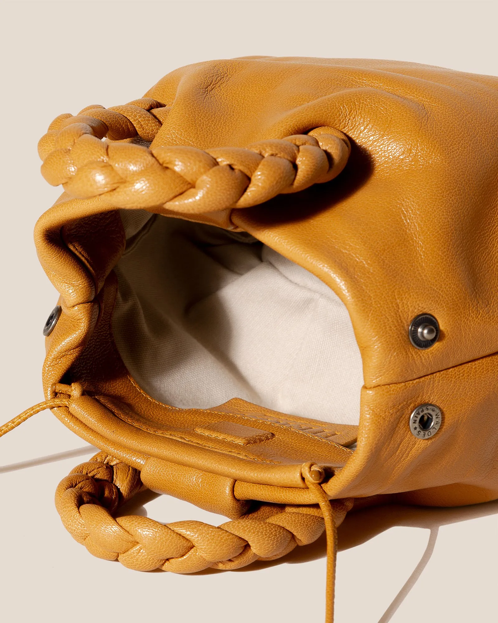 BOMBON SUPPLE SHINY - Plaited-handle Leather Handbag sold by Hereu Studio product image thumbnail 4