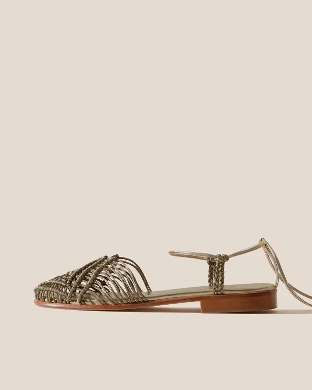 【HEREU】SAVINA Circle Detail Strappy Sandal BENA HEELED - Interwoven Knotted T-bar Heeled Sandal – Hereu