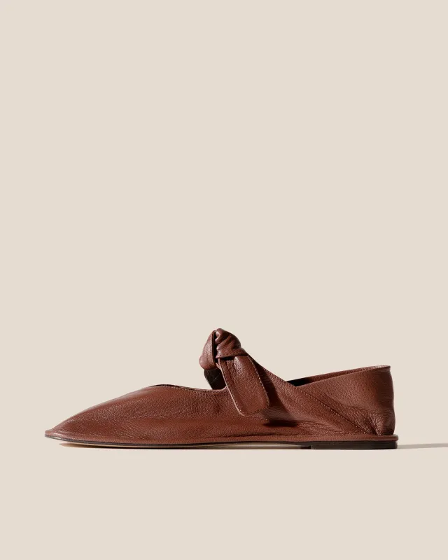 【HEREU】PUNTERA SUPPLE SHINY Pleated-Toe Pump PUNTERA SUPPLE SHINY - Pleated-Toe Pump – Hereu Studio