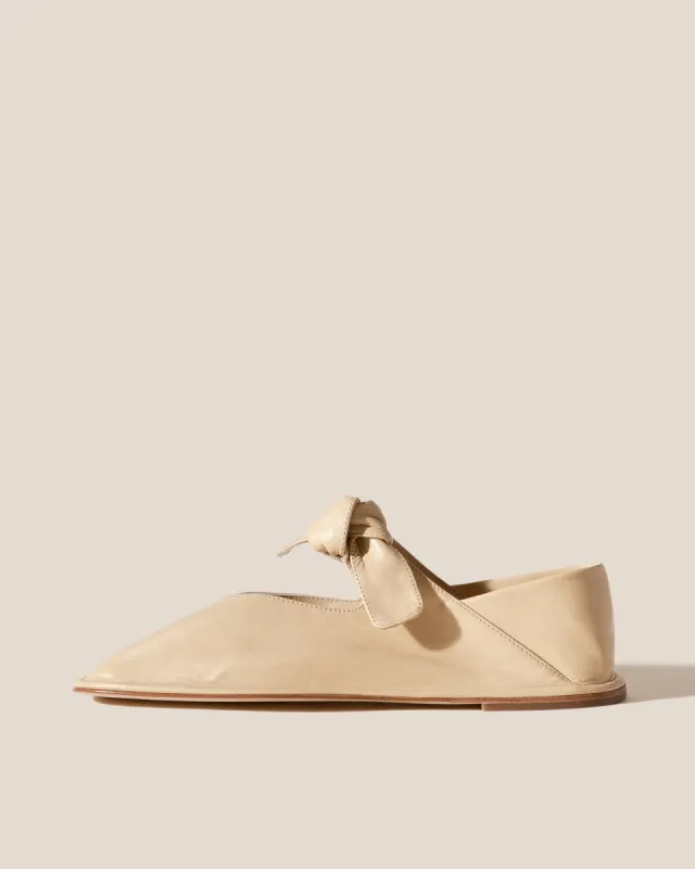 LLASADA - Front-Knot Pump sold by Hereu Studio