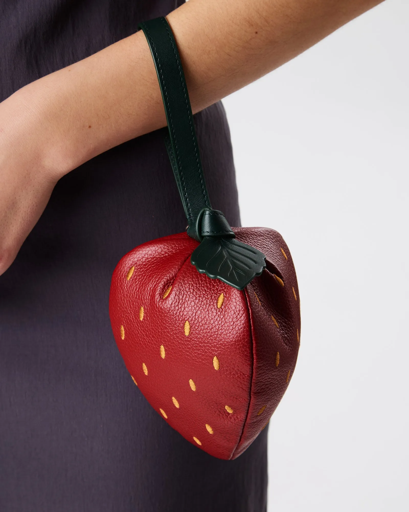 FRAULA - Strawberry-Shaped Leather Coin Purse sold by Hereu Studio product image thumbnail 5