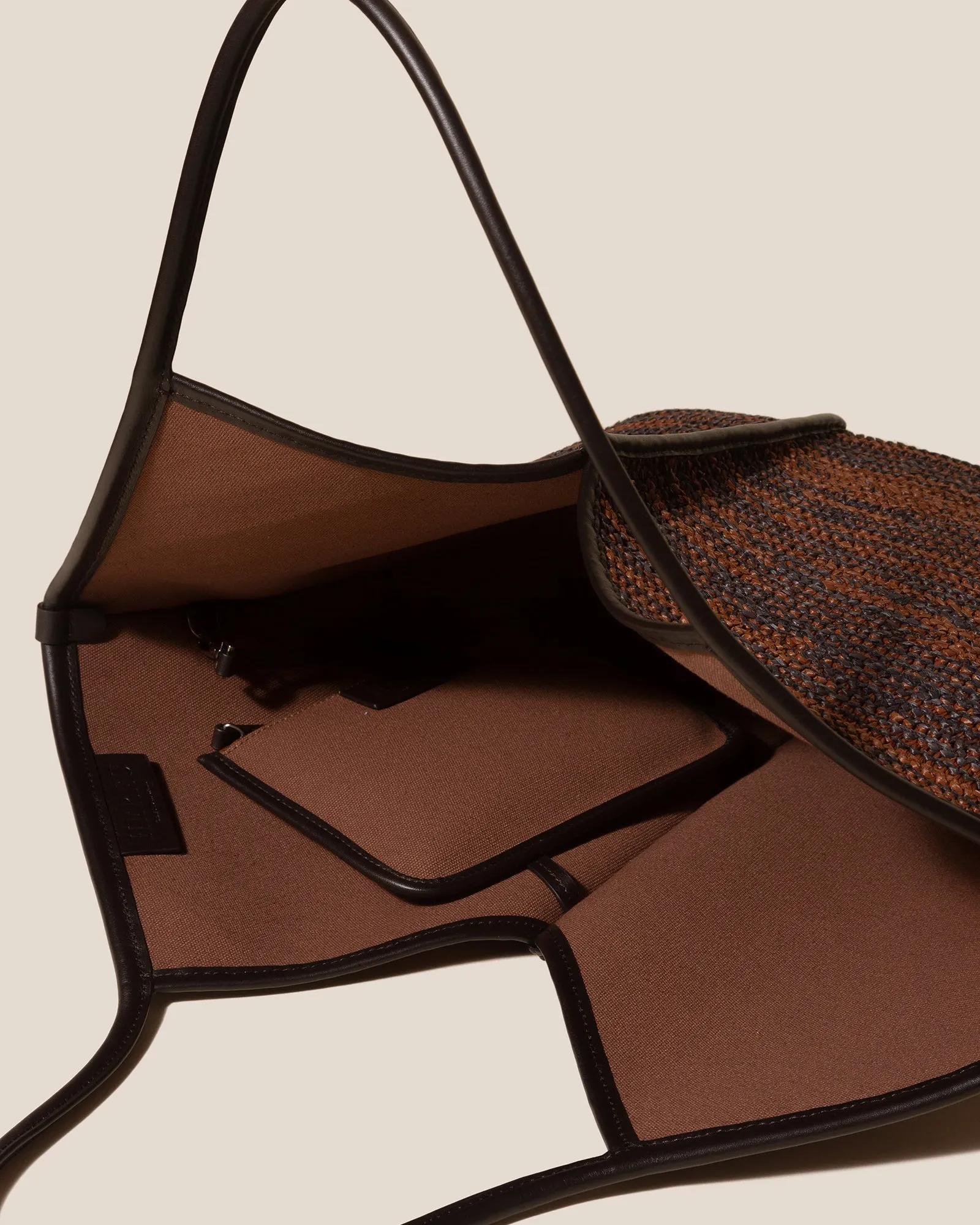 CALELLA RAFFIA BICOLOUR - Leather-trimmed Tote Bag sold by Hereu Studio product image thumbnail 3