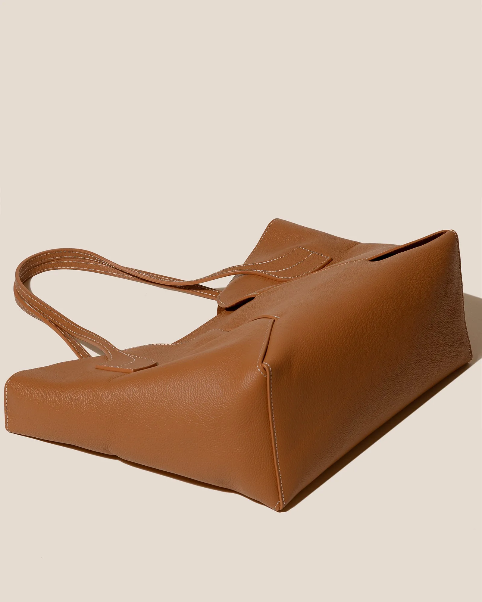 SEPAL L GRAINY - Large Tulip Shape Zipped Tote Bag sold by Hereu Studio product image thumbnail 4