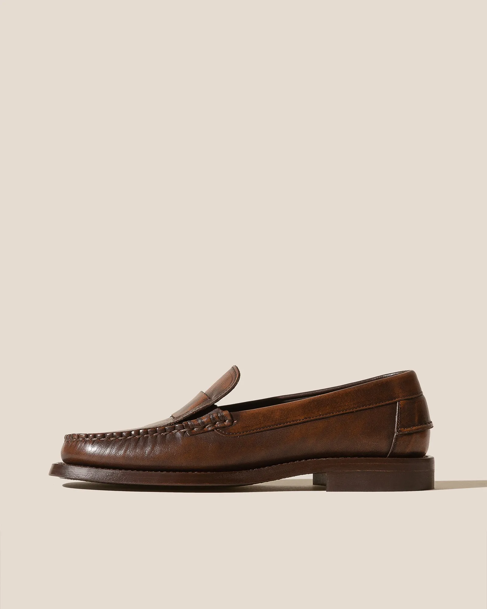 SINEU DUOTONE - Interlaced-detail Slip-on Loafer sold by Hereu Studio