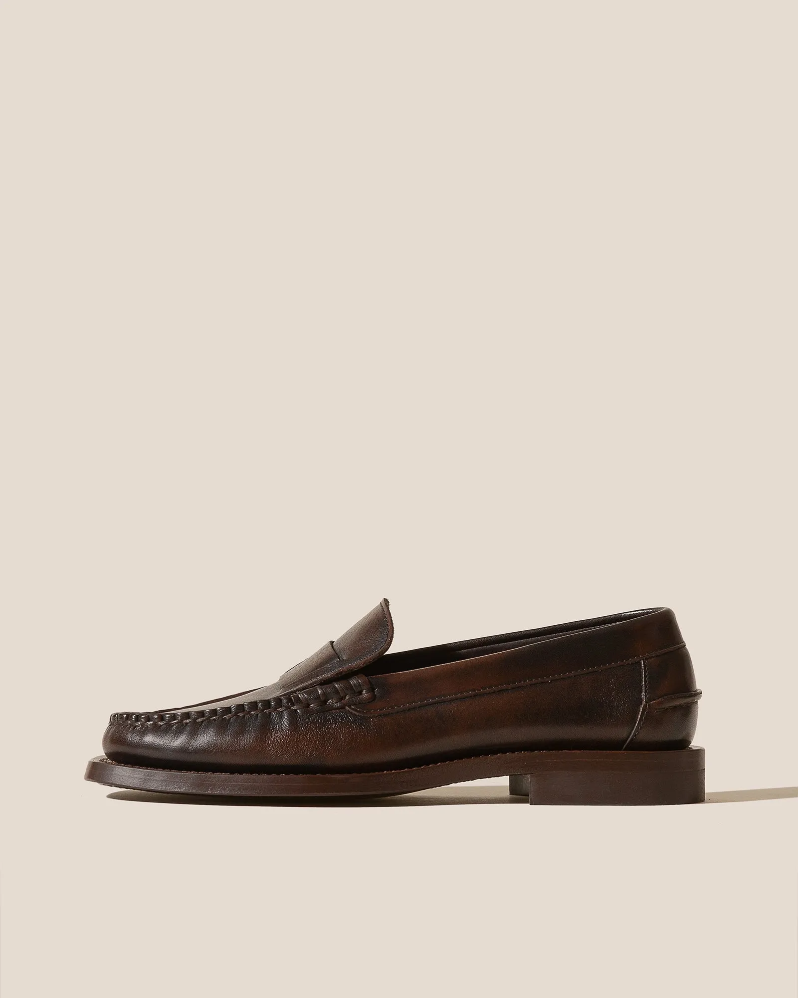SINEU DUOTONE - Men's Interlaced-detail Slip-on Loafer sold by Hereu Studio