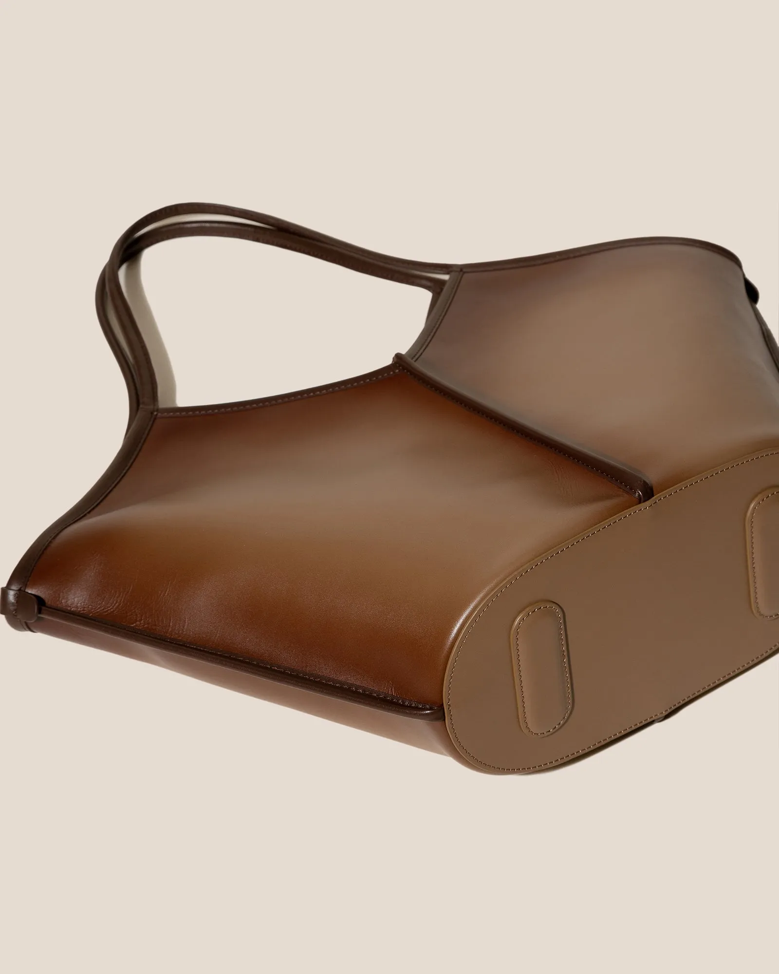 CALELLA AIRBRUSHED - Leather Tote Bag sold by Hereu Studio product image thumbnail 5