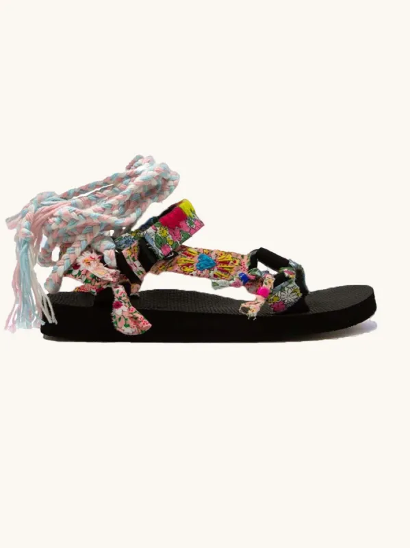 TREKKY GIO FLOWERS sold by Arizona Love