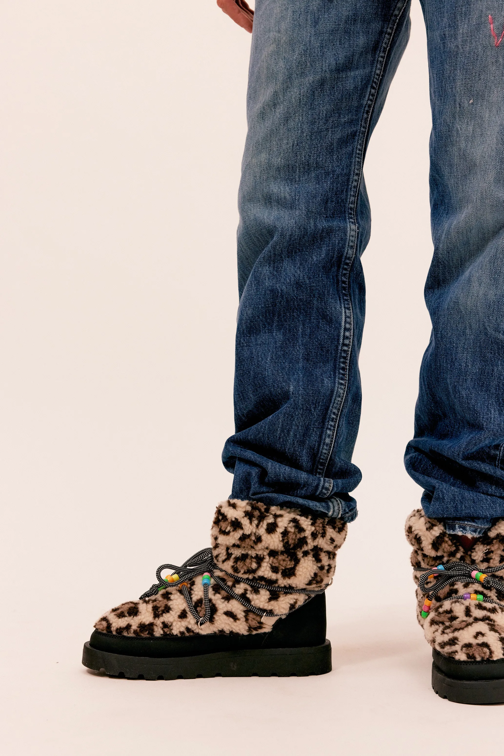Fur snow boots leopard sold by Arizona Love product image thumbnail 2