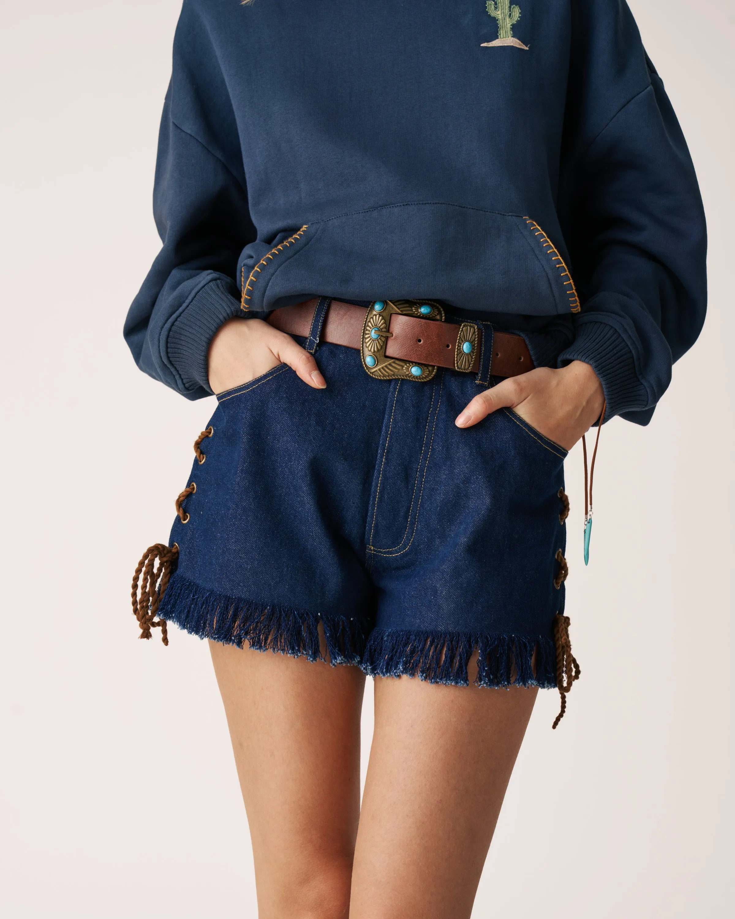 Alon short sold by Arizona Love