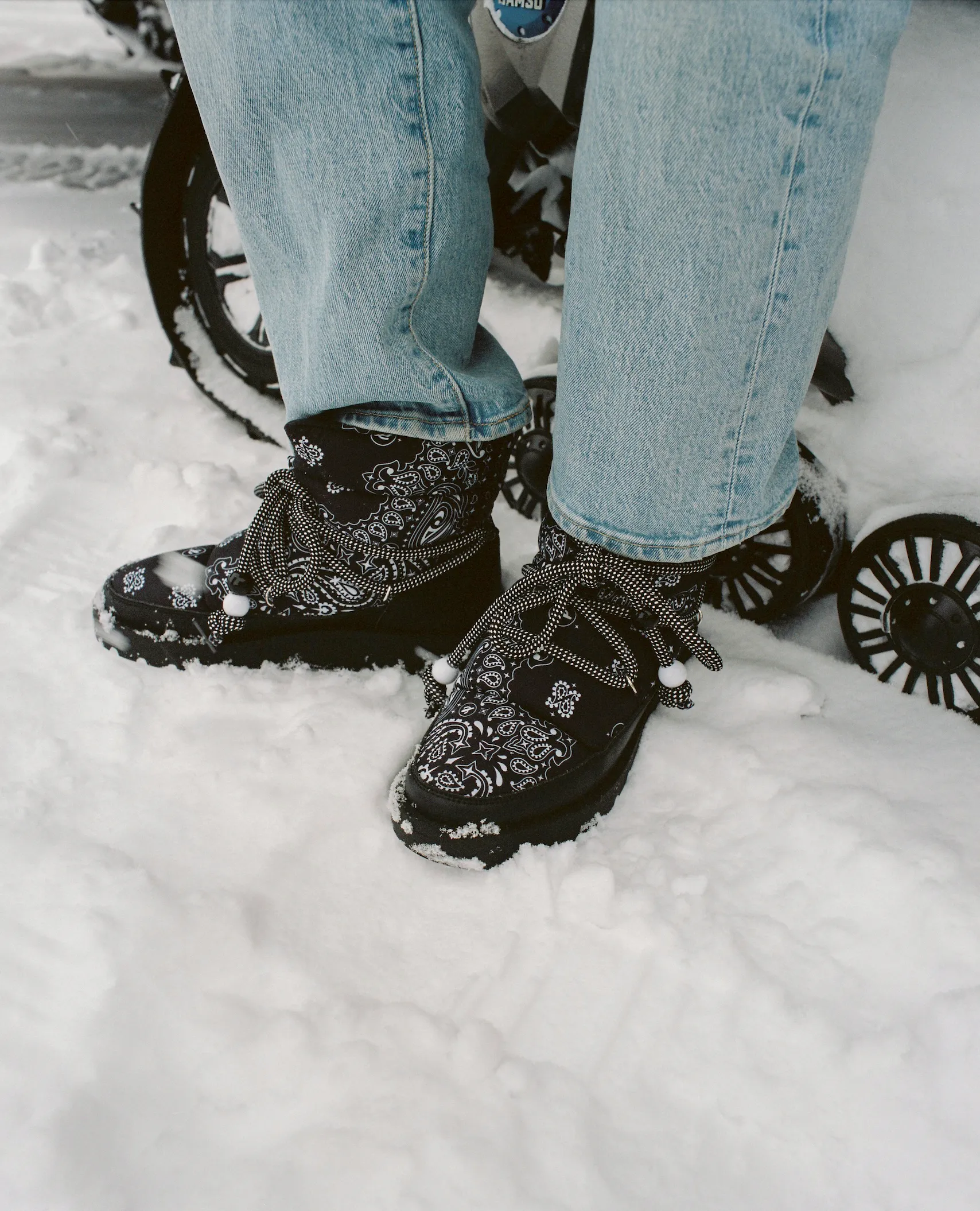 WINTER SNOW BOOTS BLACK sold by Arizona Love